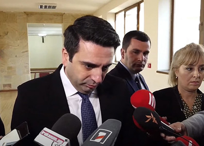 Спикер парламента: Не вносите в армянскую действительность азербайджанские нарративы