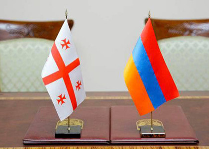 Министр обороны Грузии прибыл в Армению