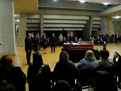 Пашинян присутствовал на панихиде по постоянному представителю Армении при ЮНЕСКО