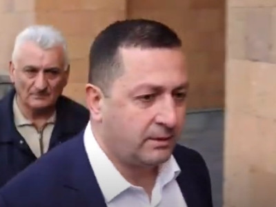 «Մարդը զբաղված ա, «ինչու չի կարելին» ո՞րն ա». ԵՊՀ անվտանգության աշխատակիցը մուննաթ եկավ ռեկտորին հարցեր տալու համար