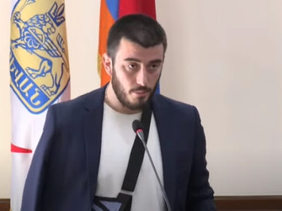 Член оппозиционной фракции Совета старейшин Еревана подал иск в Административный суд против градоначальника
