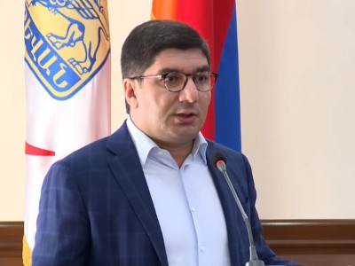 Բորենիներին գնահատական տվեք, եթե թաղային խուժան են, թող դուրս գան ՔՊ-ի փեշերի տակից. Մանուկյանը՝ թաղապետերի մասին