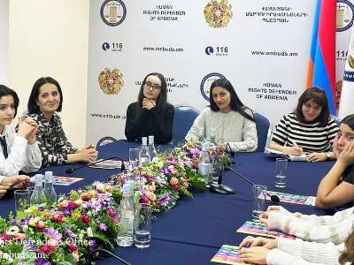 Մարդն իր ամբողջ կյանքի ընթացքում պետք է կրթվի ու կատարելագործվի. Անահիտ Մանասյանը հանդիպել է աշակերտների հետ