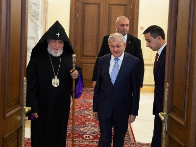 Католикос Всех Армян принял находящегося в Армении с официальным визитом президента Ирака