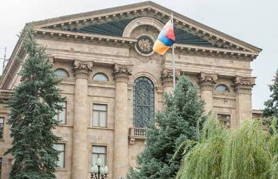 «Грапарак»: Усиленный режим безопасности в парламенте
