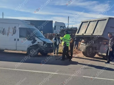 Եղվարդ-Աշտարակ ավտոճանապարհին բախվել են Ford Transit-ն ու «ԿԱՄԱԶ»-ը. օպերատիվ են գործել բժիշկները