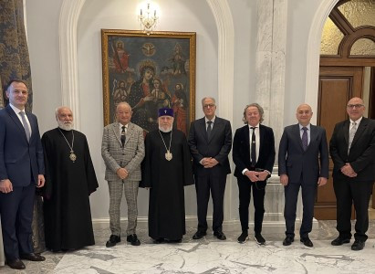 Католикос обсудил с коптским бизнесменом проблемы, с которыми сталкиваются вынужденные переселенцы из Арцаха