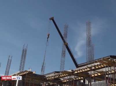 Նոր Նորքի բնակիչները բողոքում են իրենց տների հարեւանությամբ կառուցվող բազմահարկի շինարարությունից
