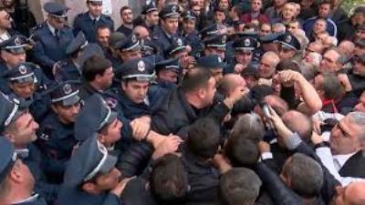 В Алаверди напряженная ситуация: фракция «ГД» в Совете старейшин начала процесс выражения вотума недоверия мэру