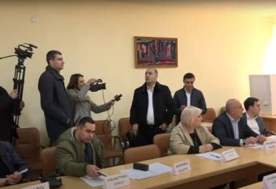 «Грапарак»: Власти Армении в органах местного самоуправления отдают предпочтение криминалу
