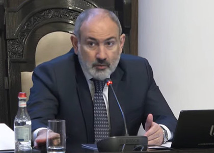 Էս գլխից պետք է Ապարանում այդ շենքերը հողին հավասարեցնել, որ մարդիկ չապրեն այնտեղ. Ինձ քանդման ամսաթիվ ասեք. Փաշինյան