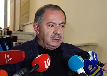 Оппозиционный депутат: Я не пишу стишки, стишки пишет их премьер-министр