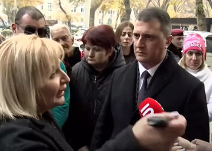 Любители животных со своими собаками провели акцию протеста возле здания Генеральной прокуратуры Армении