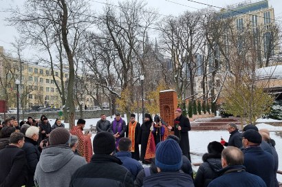 В Киеве у хачкара воздали дань уважения памяти погибших армян и украинцев