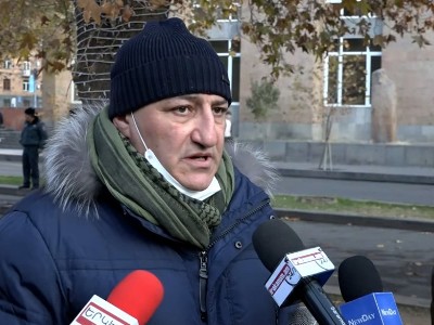 Рыбоводы провели акцию протеста перед зданием Правительства Армении