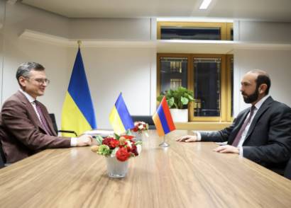 Главы МИД Армении и Украины провели встречу в Брюсселе