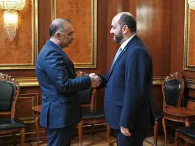 Глава аппарата премьер-министра Армении и посол Ирана обсудили вопросы укрепления двусторонних отношений