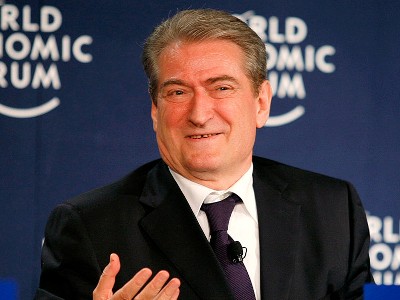 Ալբանիայի դատախազները կոչ են արել երկրի խորհրդարանին զրկել նախկին վարչապետին անձեռնմխելիությունից