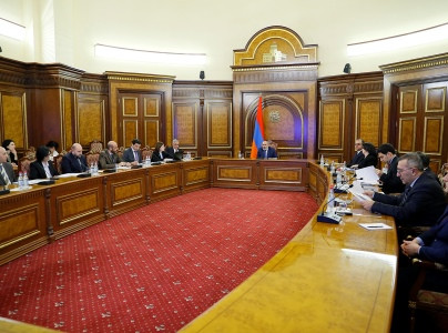 Под руководством Пашиняна продолжаются дискуссии о внедрении медицинского страхования в Армении