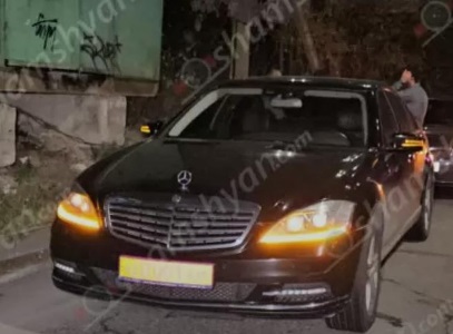 В Разданском ущелье попал в ДТП «Mercedes», обслуживающий посла Казахстана в Армении
