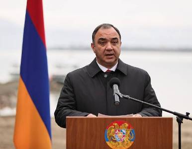 «Հրապարակ». Վահե Ղազարյանը՝ Ձմեռ պապիկի դերում