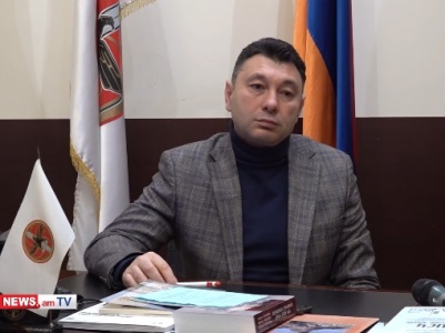 Դու քաղաքական գործի՞չ ես, թե քաղաքական տրանսգենդերիզմի ներկայացուցիչ. Շարմազանովը՝ Փաշինյանի մասին
