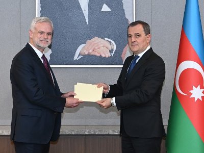 Новый посол США и глава МИД Азербайджана обсудили Армению