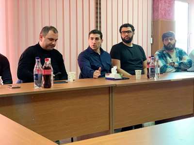 Левон Кочарян встретился с членами совета старейшин от блока «Эчмиадзин» и жителями Вагаршапата