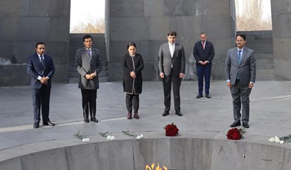 Глава МИД Непала посетил мемориальный комплекс Геноцида армян