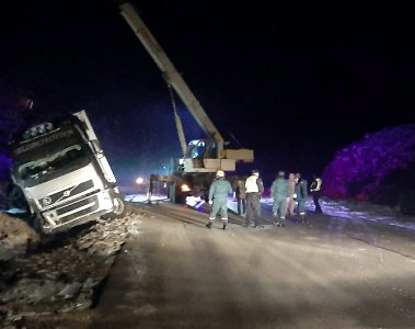 Բագրավան գյուղի մոտ կցորդիչով բեռնատարը կողաշրջվել է. օգնել են փրկարարները
