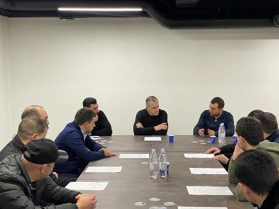 Самвел Шахраманян посетил офис общественной организации «Поддержка армян Арцаха»