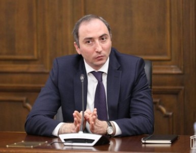 «Փաստ». ԲՏԱ նախարարի հետագա պաշտոնավարումը «մազից է կախված»