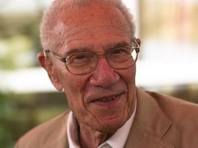 Robert Solow, winner of Nobel Prize in economics, dies aged 99
