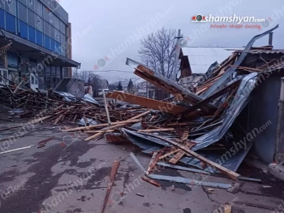 ЧП в Лори: ветер снес крышу Дворца спорта города Ванадзор