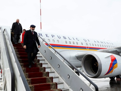 Armenia premier arrives in Russia's Saint Petersburg (PHOTOS)