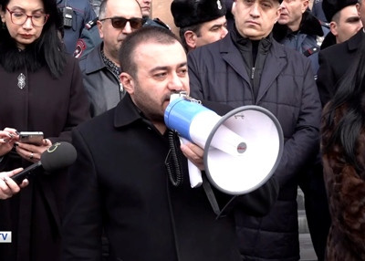 Блок «Мать Армения» организовал акцию протеста перед мэрией Еревана