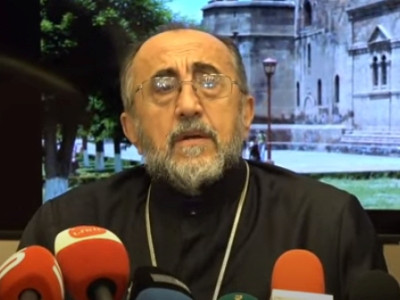 Церковник: В учебнике Истории армянского народа для 7-го класса герои стали антигероями, а антигерои – героями