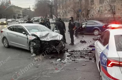 ДТП в Ереване: есть пострадавшие