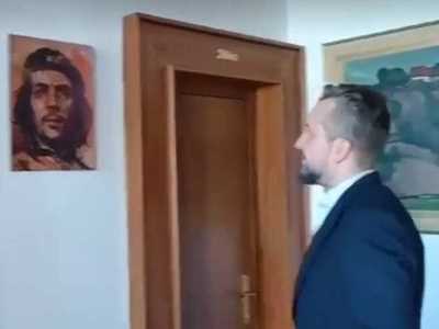 Սլովակիայում քրեական գործ է հարուցվել փոխվարչապետի դեմ՝ Էռնեստո Չե Գևարայի դիմանկարի համար