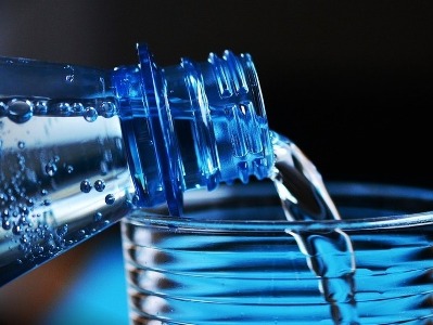 Bloomberg: Researchers find out water’s nanoplastics content dangerous for humans
