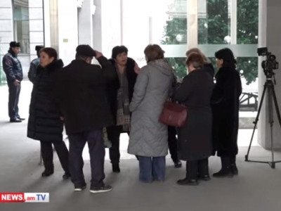 У здания Минобразования Армении проходит акция протеста учителей