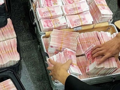 World of Buzz: Son didn't know for 20 years that his father was actually a millionaire