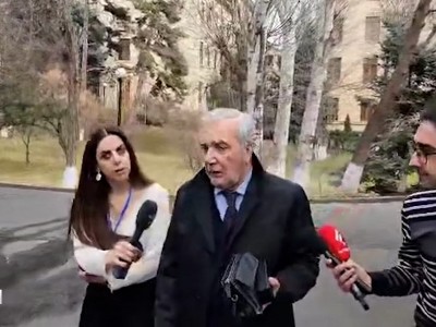 Глава парламентской комиссии: Министра обороны Армении не надо увольнять – вы просто хотите сенсаций