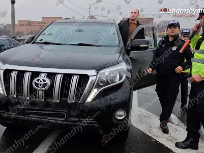 Ֆինանսների նախարարի ծառայողական ավտոմեքենան առջևի հատվածում համարանիշ չի ունեցել, վարորդին տուգանել են