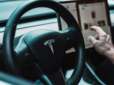 Tesla-ն հետ կկանչի 2,2 միլիոն խնդրահարույց ավտոմեքենա