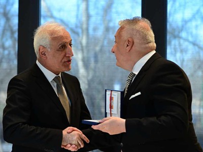 Official lunch on behalf of Hungary president is given in honor of visiting Armenia colleague