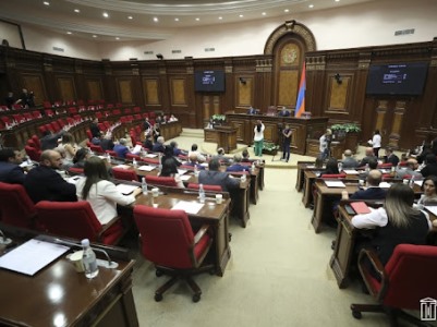 «Դեպքեր կան՝ վարչապետն է որոշում՝ որն է գաղտնի, որը՝ ոչ», «Հերիք ա, էլի, տեսանք՝ ով բերեց Բաքվի նարատիվները». Վեճ ԱԺ-ում