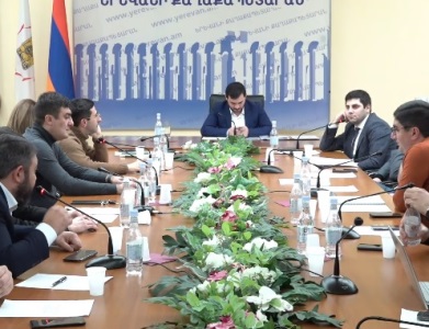 Երեւանի ավագանին քննարկում է տրանսպորտի թանկացման հարցը ուղիղ (ուղիղ)