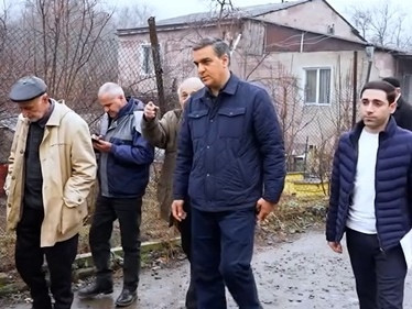 Ադրբեջանական զինծառայողները գտնվում են գյուղի դպրոցի անմիջական հարևանությամբ. Արման Թաթոյանը Ներքին Հանդում էր