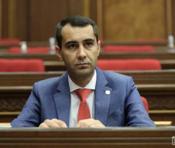 «Հրապարակ». Նախկին խոպանչի մարզպետը մարտունեցիներին հորդորել է խոպան չգնալ